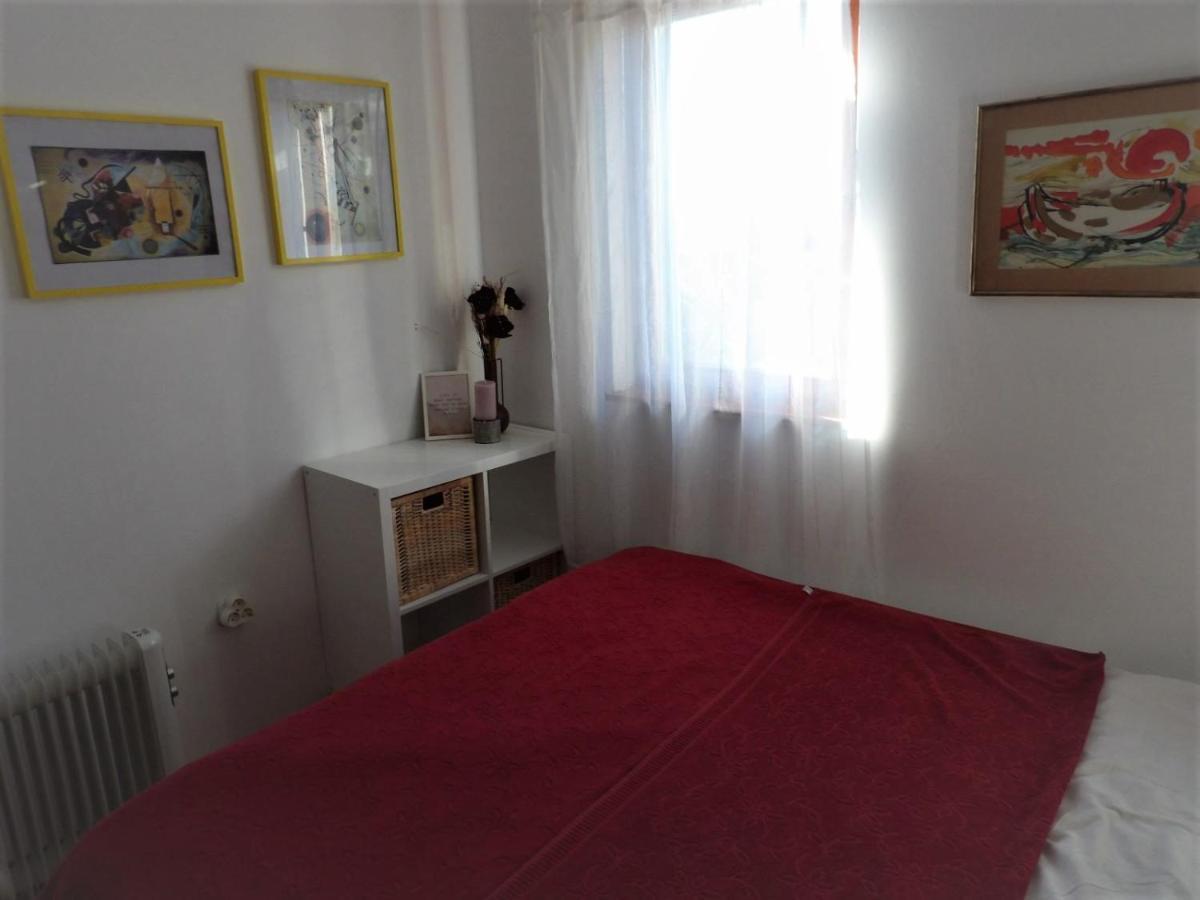 Apartment Matea - 20M From The Beach Cesarica Exterior foto