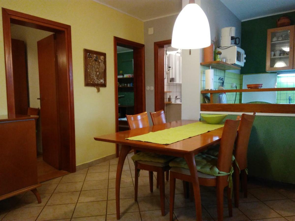Apartment Matea - 20M From The Beach Cesarica Exterior foto